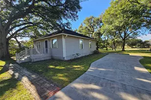 603 Landrum Ave, League City, TX 77573 - Photo 2