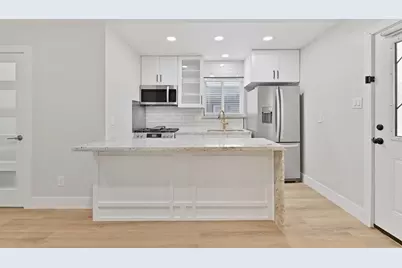 10930 White Thorn Street #B, Houston, TX 77016 - Photo 4