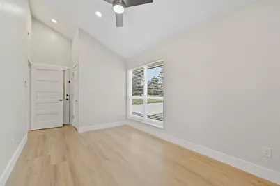10930 White Thorn Street #B, Houston, TX 77016 - Photo 12