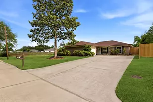 5424 Bramble Ln, Dickinson, TX 77539 - Photo 4