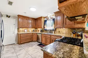 5424 Bramble Ln, Dickinson, TX 77539 - Photo 12