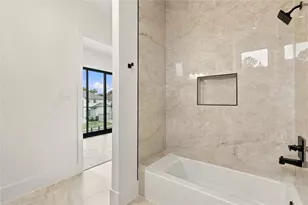 4629 Pine St, Bellaire, TX 77401 - Photo 16