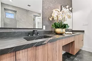 4629 Pine St, Bellaire, TX 77401 - Photo 28