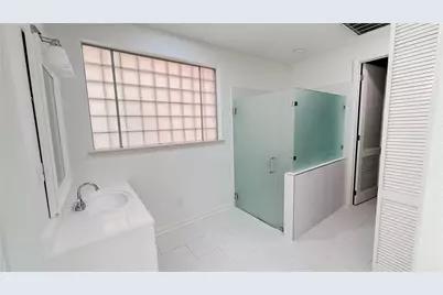 4601 Country Club View, Baytown, TX 77521 - Photo 14