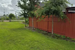 11217 Todd St, Houston, TX 77055 - Photo 1