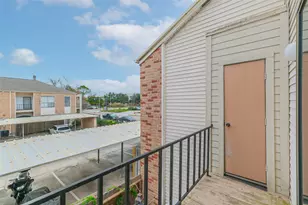10122 Waterstone Dr, Houston, TX 77042 - Photo 12