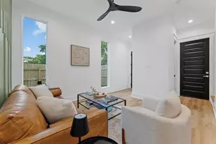 518 Clinton St, Conroe, TX 77301 - Photo 8