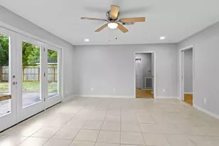 5638 Spellman Rd, Houston, TX 77096 - Photo 10