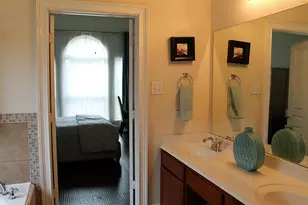 99 E Lasting Spring Cir, The Woodlands, TX 77389 - Photo 14