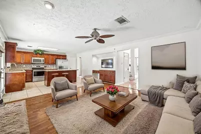 8915 Lakeside Forest Drive, Houston, TX 77088 - Photo 4