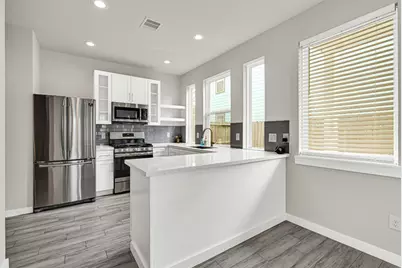 9431 Jutland Road, Houston, TX 77033 - Photo 14