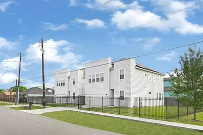 9431 Jutland Road, Houston, TX 77033 - Photo 2