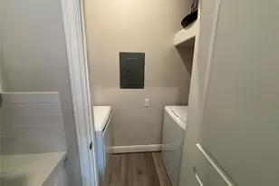 504 Nursery Rd, The Woodlands, TX 77380 - Photo 2