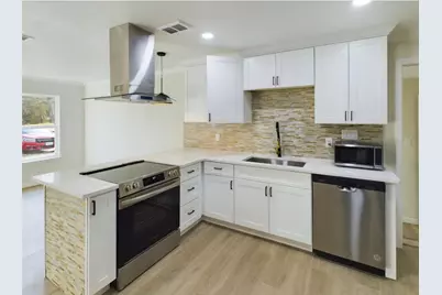 5260 Landry Lane, Beaumont, TX 77708 - Photo 4