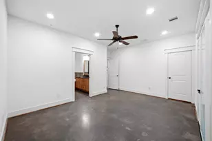 2323 Sperber Ln, Houston, TX 77003 - Photo 12