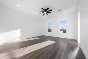 1306 Duff Ln, Houston, TX 77022 - Photo 18