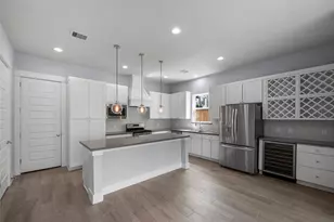 1606 Westside Gardens Ln Ln, Houston, TX 77055 - Photo 4