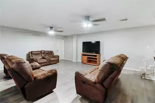 2923 County Rd 209, Danbury, TX 77534 - Photo 8