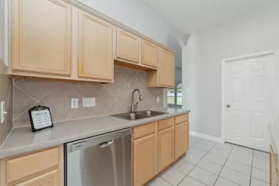 8503 Ivanhoe Springs Drive, Houston, TX 77083 - Photo 22