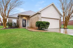 13541 Lake Breeze Ln, Willis, TX 77318 - Photo 2