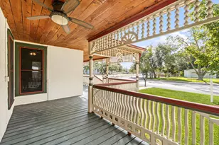 816 W Adoue St, Alvin, TX 77511 - Photo 22