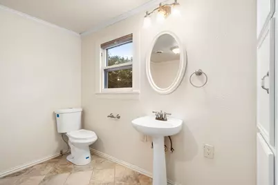 816 W Adoue Street, Alvin, TX 77511 - Photo 18