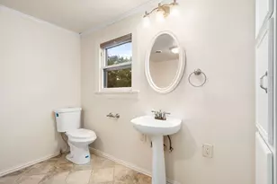 816 W Adoue St, Alvin, TX 77511 - Photo 18