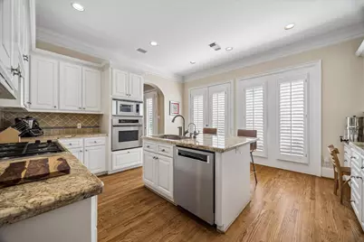 2426 Nantucket Drive #B, Houston, TX 77057 - Photo 14