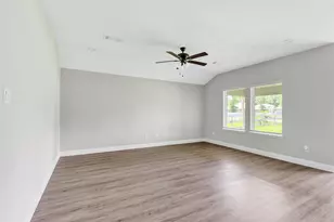 214 Kickapoo Dr, Anahuac, TX 77514 - Photo 8