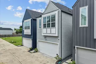 2906 Stevens St, Houston, TX 77026 - Photo 2