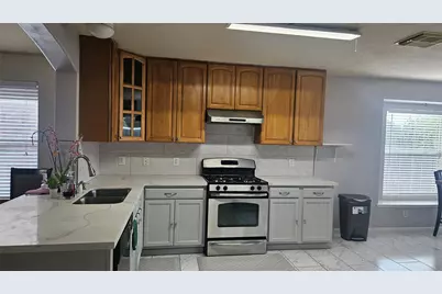 9611 Drummond Cliff, Houston, TX 77064 - Photo 6