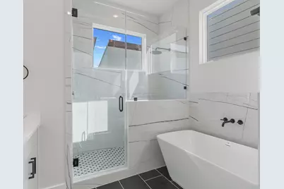 4711 Thornton Villas Lane, Houston, TX 77018 - Photo 22