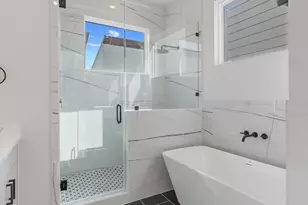 4711 Thornton Villas Ln, Houston, TX 77018 - Photo 22