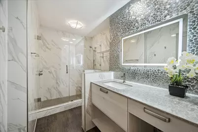 49 Briar Hollow Lane #103, Houston, TX 77027 - Photo 24