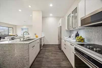 49 Briar Hollow Lane #103, Houston, TX 77027 - Photo 14