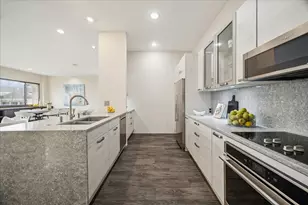 49 Briar Hollow Ln, Houston, TX 77027 - Photo 14