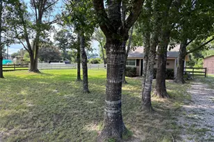 1935 S Cherry St, Tomball, TX 77375 - Photo 6