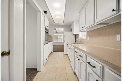 9901 Dover Hill Road, La Porte, TX 77571 - Photo 8