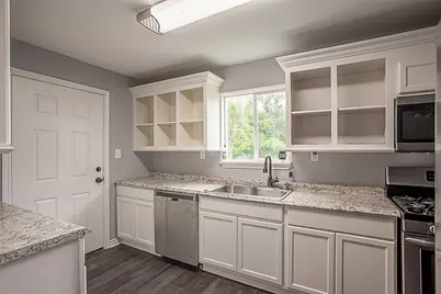 1704 Crockett Street, Orange, TX 77630 - Photo 2
