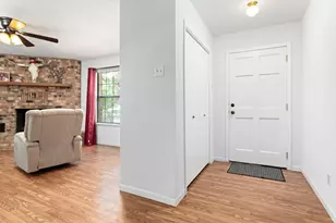 806 E Wildwood Dr, Village Mills, TX 77663 - Photo 12