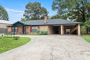 806 E Wildwood Dr, Village Mills, TX 77663 - Photo 4