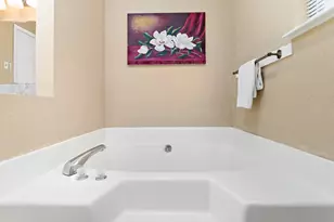 806 E Wildwood Dr, Village Mills, TX 77663 - Photo 22