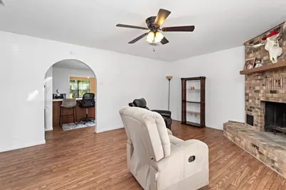 806 E Wildwood Drive, Village Mills, TX 77663 - Photo 8