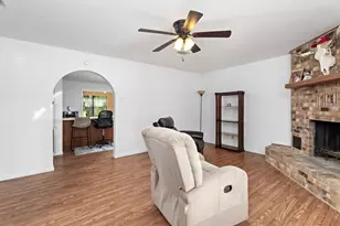 806 E Wildwood Dr, Village Mills, TX 77663 - Photo 8
