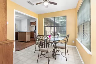 806 E Wildwood Dr, Village Mills, TX 77663 - Photo 18