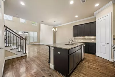 2611 Shady Woods Lane, Houston, TX 77008 - Photo 2