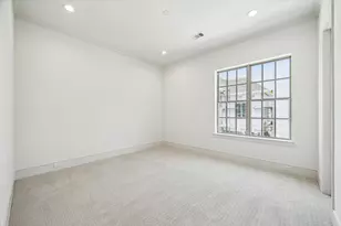 209 Sutton Row Pl, Houston, TX 77024 - Photo 12