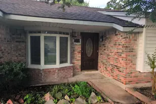 723 Martin Ln, Missouri City, TX 77489 - Photo 2