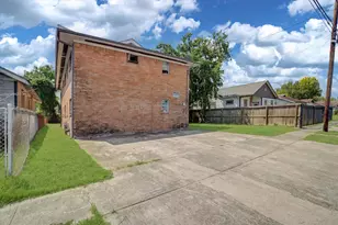 5534 Arapahoe St, Houston, TX 77020 - Photo 2