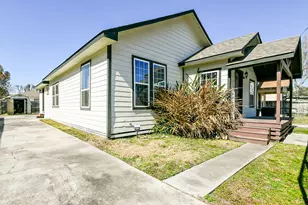 2119 Carter St, Houston, TX 77008 - Photo 2
